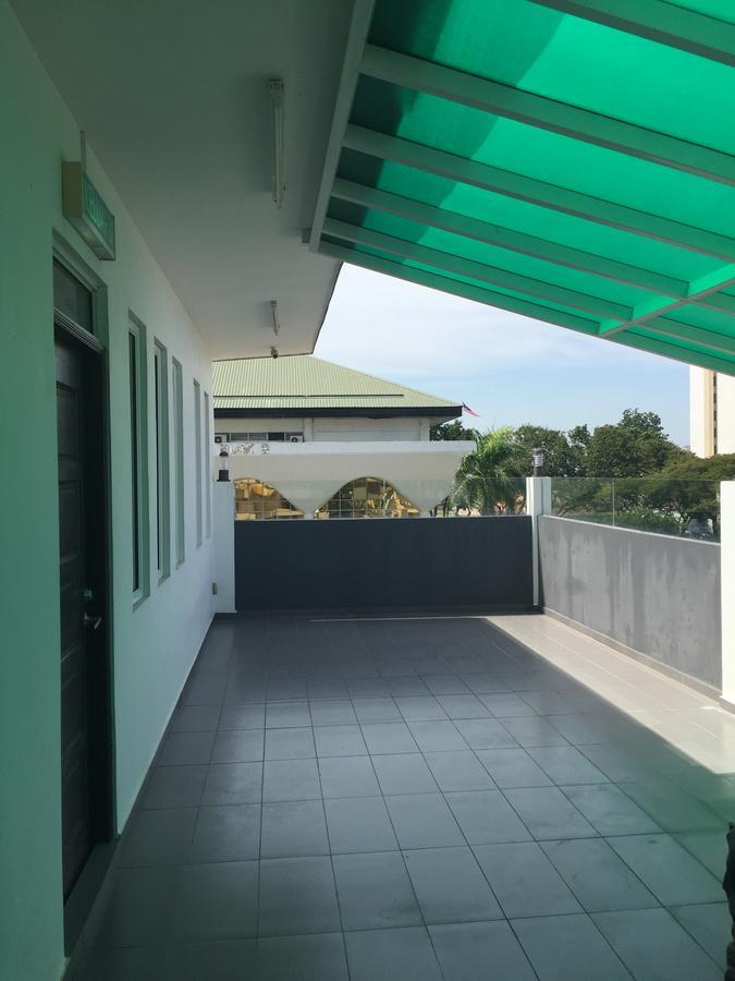 Premierz Hotel لابوان المظهر الخارجي الصورة