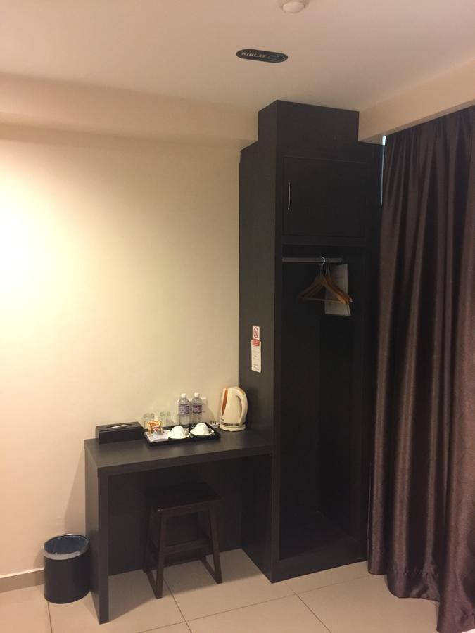 Premierz Hotel لابوان المظهر الخارجي الصورة