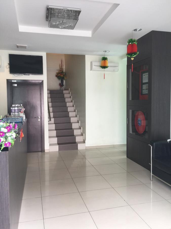 Premierz Hotel لابوان المظهر الخارجي الصورة