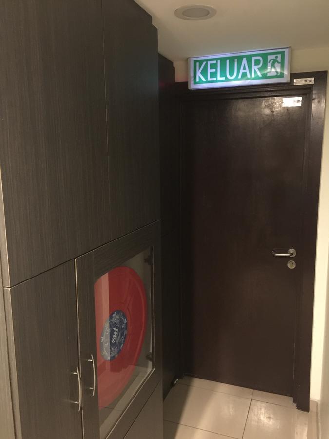 Premierz Hotel لابوان المظهر الخارجي الصورة
